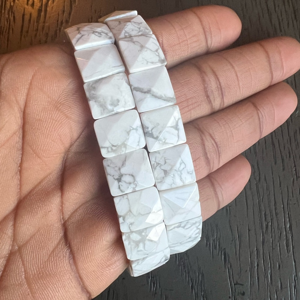 Howlite soft bangle - Picture 3 of 4